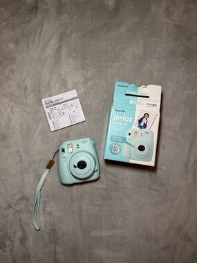 Fujifilm Instax Mini 9 Instant Camera - Mint